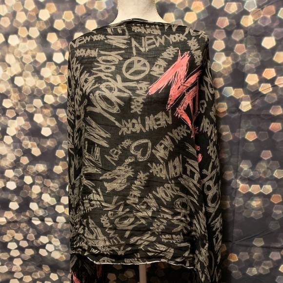 ⭐️NEW YORK PEACE & LOVE SCARF BEAUTIFUL ⭐️ - Picture 6 of 8